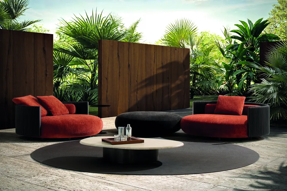 Minotti Bézier outdoor furniture, catalog photograph 1