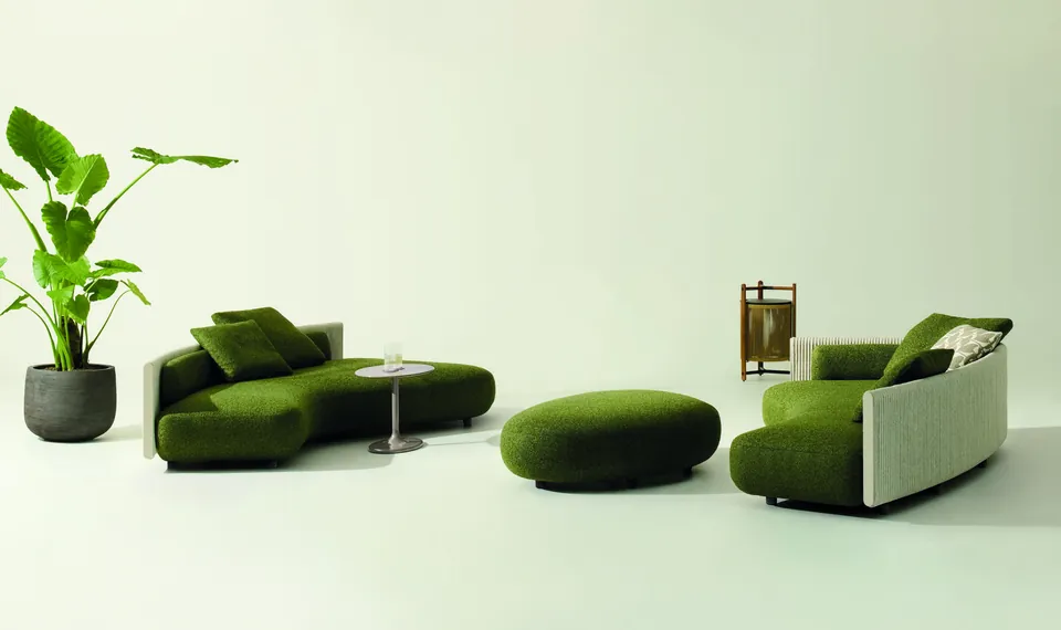 Minotti Bézier outdoor furniture, catalog photograph 4