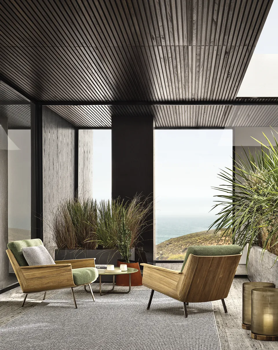 Minotti Daiki outdoor furniture, catalog photograph 1