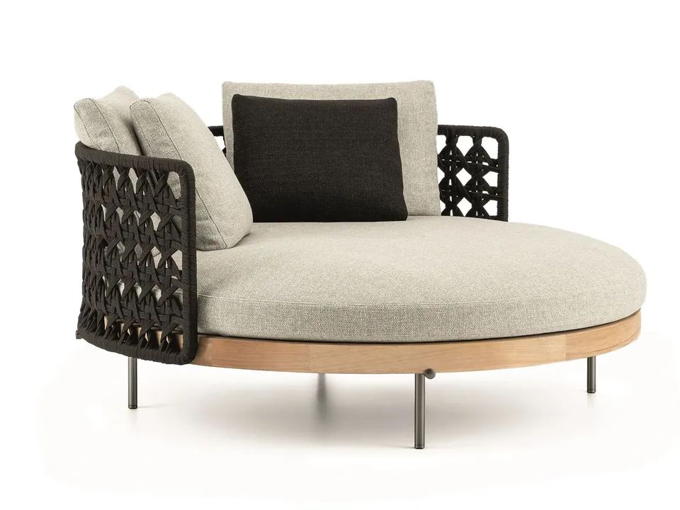 Minotti Torii Nest outdoor furniture, catalog photograph 3