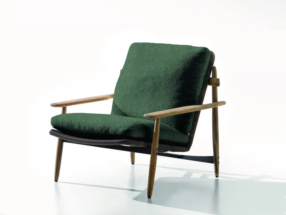 Minotti Trio outdoor furniture, catalog photograph 4