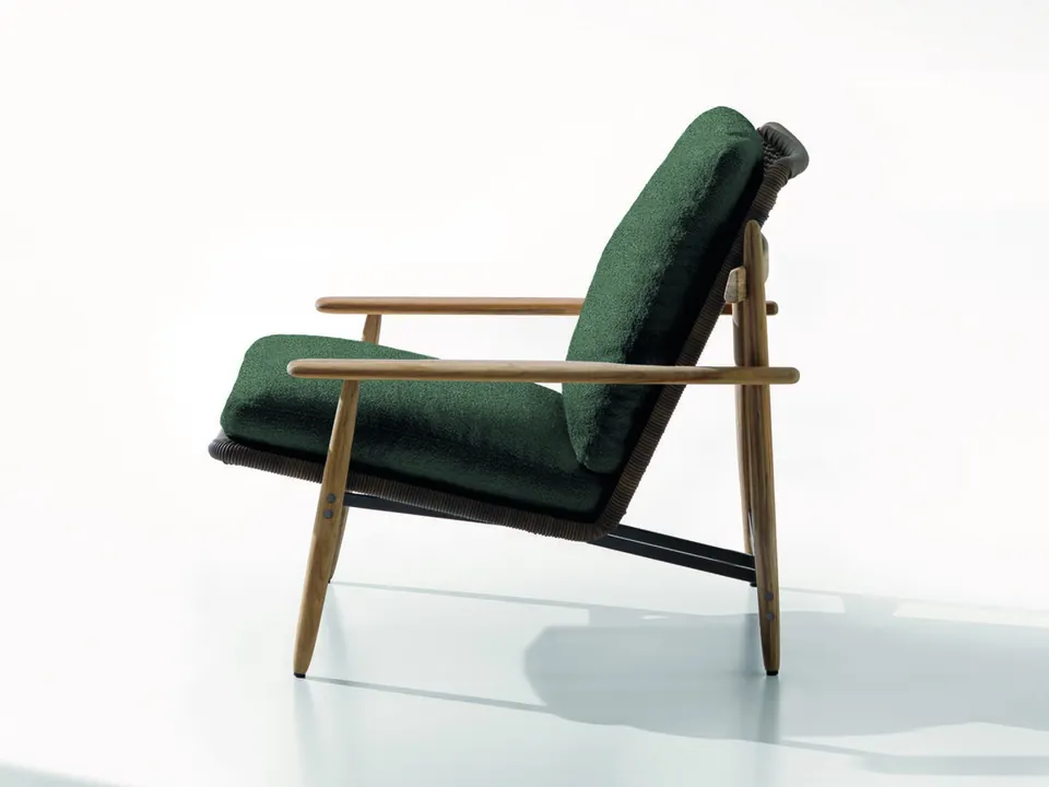 Minotti Trio outdoor furniture, catalog photograph 3