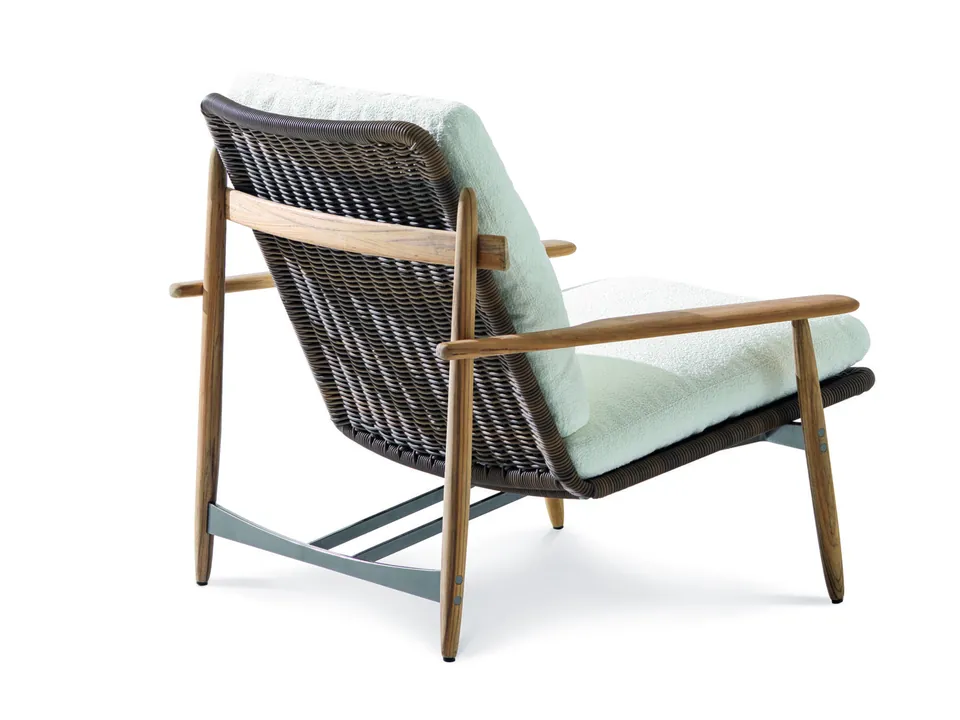 Minotti Trio outdoor furniture, catalog photograph 2